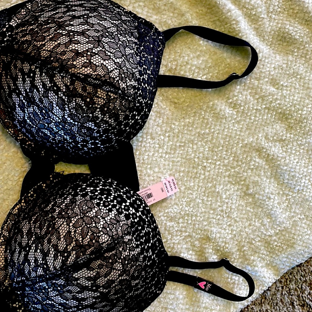 New Victoria’s Secret Lace Bra